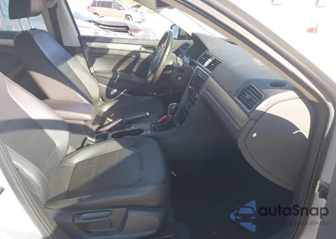 2014 Volkswagen Passat 2.5L Se из США, поврежденный, VIN 1VWBP7A32EC009615